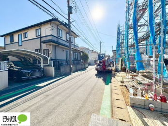 ���̑��@�x�^��b�����E�ϋv���ɗD�ꂽ�{�H���@�B��b�S�؂𒣂苭�x�����߂��x�^��b�̑ψ��Ղ�1�K�̏����S�ʂɎ{�H���A�L���ψ��Ղ̖ʂŌ����̉׏d��n�Ղɓ`���܂��B