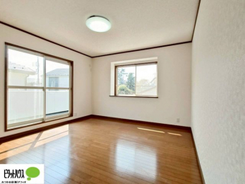 �q�������@2�ʍ̌��Ŗ��邭�A���ʂ��̗ǂ��������ł��B