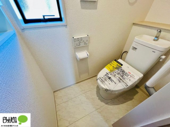 �g�C���@�{�H��ʐ^�@1�E2�K�E�H�V�����b�g�g�C�������B