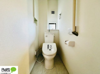 �g�C���@�{�H��ʐ^�@1�E2�K�E�H�V�����b�g�g�C�������B