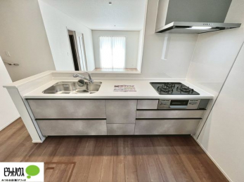 �L�b�`���@�{�H��ʐ^�@�V�z�Ȃ�ł͂̃s�J�s�J�̃L�b�`���͖����̂��������y�������Ă���܂��ˁB