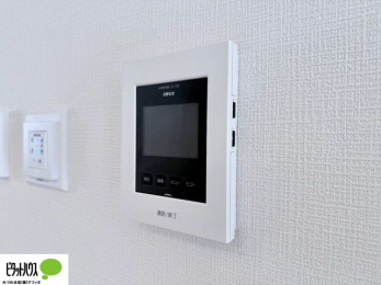 ���̑��@�{�H��ʐ^�F������Ԃ����S��TV���j�^�[�t���C���^�[�z��