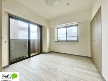 ���[�@2�ʍ̌��Ŗ��邭�A���ʂ��̗ǂ��������ł��B