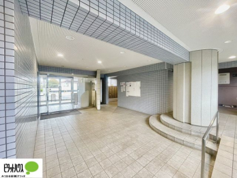 �G���g�����X�@���r�[