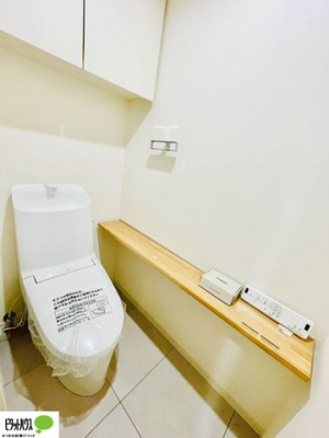 �g�C���@�E�H�V�����b�g�g�C�������B