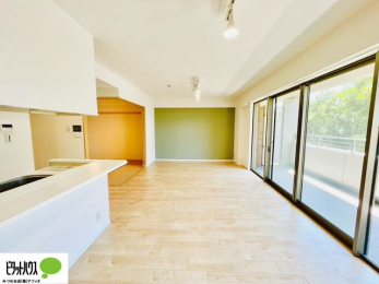 ���r���O�@�傫�ȑ�����ۓI�ȃ��r���O�́A�������邢��C�ɂ��Ă���܂��ˁB