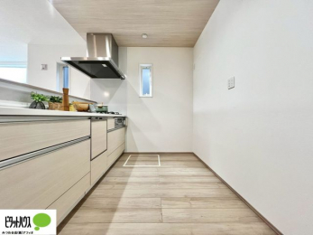 �L�b�`���@�V�z�Ȃ�ł͂̃s�J�s�J�̃L�b�`���͖����̂��������y�������Ă���܂��ˁB