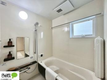 �����@�����̔�������Ă����o�X���[���͍L�X�������B�x���͂��q�l�ƈꏏ�ɗV�тȂ������܂��ˁB