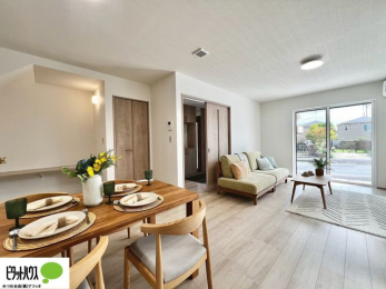 ���r���O�@�傫�ȑ�����ۓI�ȃ��r���O�́A�������邢��C�ɂ��Ă���܂��ˁB