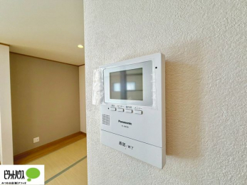 ���̑��@������Ԃ����S��TV���j�^�[�t���C���^�[�z��