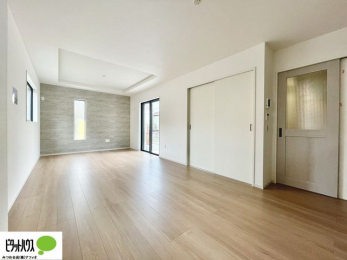 ���r���O�@���R�����������ޒg���ȃ��r���O�B��������ɂ͓Ǐ��₨���Q�ł����Ȃ���̂�т�Ɖ߂����ЂƎ����B