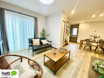 ���r���O�@�傫�ȑ�����ۓI�ȃ��r���O�́A�������邢��C�ɂ��Ă���܂��ˁB