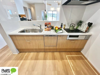 �L�b�`���@�Ƒ��Ƃ��b���Ȃ���y���������ł���J�E���^�[�L�b�`���B