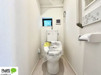 �g�C���@1�E2�K�E�H�V�����b�g�g�C�������B