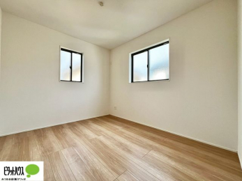 ���̑����ρ@2�ʍ̌��Ŗ��邭�A���ʂ��̗ǂ��������ł��B