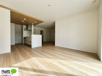 ���r���O�@�L�X�k�c�j�I����̑傫�ȃ\�t�@��u���Ă������f��ӏ܂��ǂ��ł��ˁB