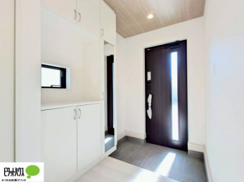 �@�V���[�Y�{�b�N�X�ɂ́A�g�����Ȃ݃`�F�b�N���ł���S�g�~���[�t���I