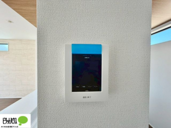 ���̑��@������Ԃ����S��TV���j�^�[�t���C���^�[�z��