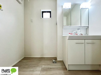�����@�{�H��ʐ^�@�����̔�������Ă���闁���͍L�X�������B�x���͂��q�l�ƈꏏ�ɗV�тȂ������܂��ˁB