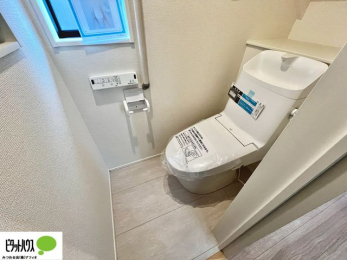 �g�C���@1�E2�K�E�H�V�����b�g�g�C�������B