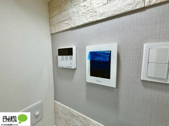 ���̑��@������Ԃ����S��TV���j�^�[�t���C���^�[�z��