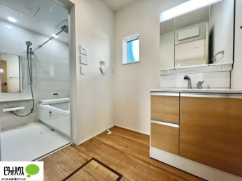 ���ʑ�E���ʏ��@�g���₷���V���v���Ȑ��ʉ��ϑ�B�����̎x�x�͂�������n�܂�܂��B