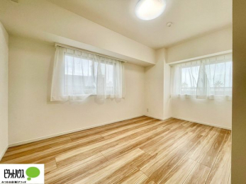 �Q���@2�ʍ̌��Ŗ��邭�A���ʂ��̗ǂ��������ł��B