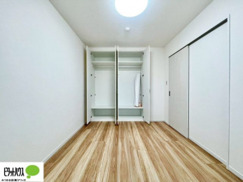 ���[�@���ꂼ��̂������Ɏ��[�X�y�[�X������̂Ńv���C�x�[�g�ȉו����g�߂ɒu�����Ƃ��ł��܂��B