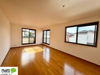 ���r���O�@�傫�ȑ�����ۓI�ȃ��r���O�́A�������邢��C�ɂ��Ă���܂��ˁB