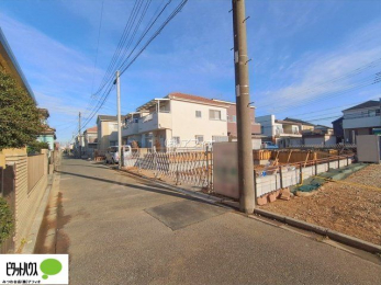 ���r���O�@���R�����������ޒg���ȃ��r���O�B��������ɂ͓Ǐ��₨���Q�ł����Ȃ���̂�т�Ɖ߂����ЂƎ����B