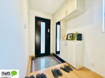 �@�V���[�Y�{�b�N�X�ɂ́A�g�����Ȃ݃`�F�b�N���ł���S�g�~���[�t���I