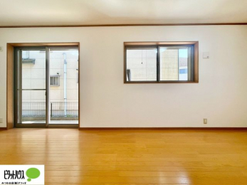 �L�b�`���@���R�����������ޒg���ȃ��r���O�B��������ɂ͓Ǐ��₨���Q�ł����Ȃ���̂�т�Ɖ߂����ЂƎ����B
