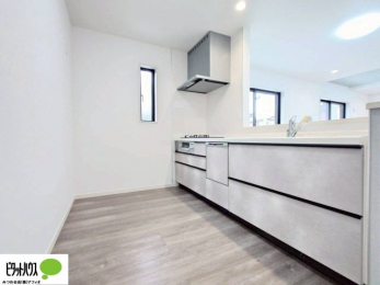 �L�b�`���@�{�H��ʐ^�F�Ƒ��Ƃ��b���Ȃ���y���������ł���J�E���^�[�L�b�`��