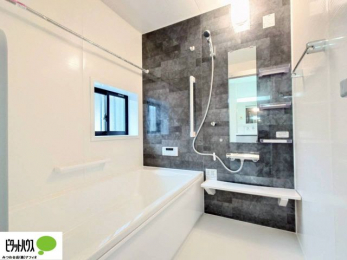 �����@�{�H��ʐ^�F�����������F���̗����ŁA1���̔��������������Ă��������B