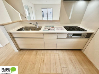 �L�b�`���@�Ƒ��Ƃ��b���Ȃ���y���������ł���J�E���^�[�L�b�`���B