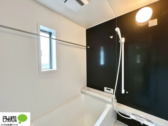 �����@�����̔�������Ă����o�X���[���͍L�X�������B�x���͂��q�l�ƈꏏ�ɗV�тȂ������܂��ˁB