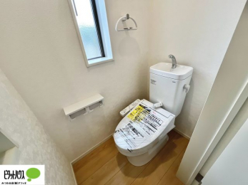 �g�C���@1�E2�K�E�H�V�����b�g�g�C�������B