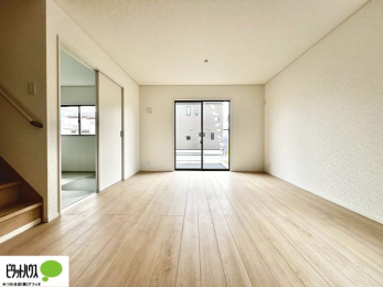 ���r���O�@�L�X�k�c�j�I����̑傫�ȃ\�t�@��u���Ă������f��ӏ܂��ǂ��ł��ˁB