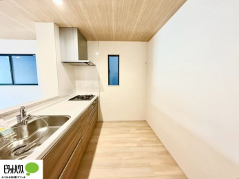 �L�b�`���@�V�z�Ȃ�ł͂̃s�J�s�J�̃L�b�`���͖����̂��������y�������Ă���܂��ˁB