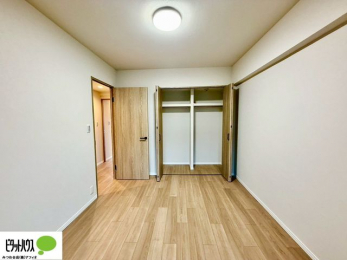 ���[�@���ꂼ��̂������Ɏ��[�X�y�[�X������̂Ńv���C�x�[�g�ȉו����g�߂ɒu�����Ƃ��ł��܂��B