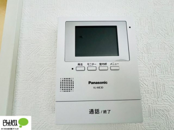 ���̑��@�{�H��ʐ^�@������Ԃ����S��TV���j�^�[�t���C���^�[�z��