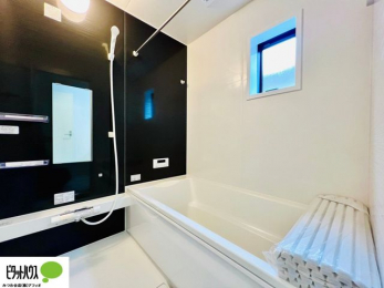 �����@�{�H��ʐ^�F1���̔�����������x���̓��͂��q�l�Ƃ̃R�~���j�P�[�V�����̏�Ƃ���