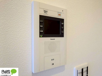 ���̑��@������Ԃ����S��TV���j�^�[�t���C���^�[�z��