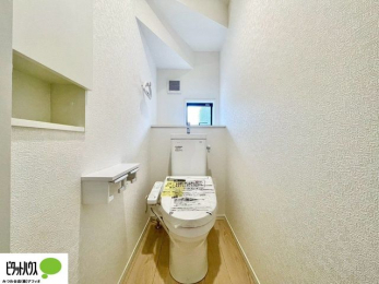 �g�C���@1�E2�K�E�H�V�����b�g�g�C�������B