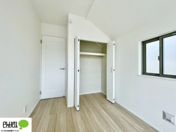 ���[�@���ꂼ��̂������Ɏ��[�X�y�[�X������̂Ńv���C�x�[�g�ȉו����g�߂ɒu�����Ƃ��ł��܂��B