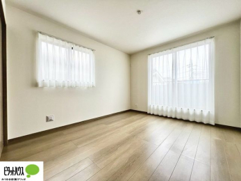 �Q���@����̏I���ɕv�w�ł������߂������Q���B�L���ɂ�Ƃ肪����A�Ƒ��̋C�z�������Ȃ������������x�߂���S�̃v���C�x�[�g��Ԃł��B