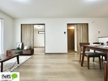 ���r���O�@���r���O����̓L�b�`���ɂ���}�}��p�p��������̂ŁA���q�l���V�񂾂�x�񂾂���S���ĉ߂������Ƃ��ł��܂��B