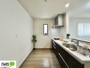 �L�b�`���@�V�z�Ȃ�ł͂̃s�J�s�J�̃L�b�`���͖����̂��������y�������Ă���܂��ˁB