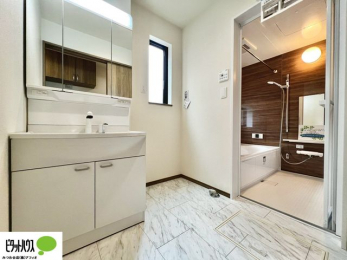 ���ʑ�E���ʏ��@�g���₷���V���v���Ȑ��ʉ��ϑ�B�����̎x�x�͂�������n�܂�܂��B