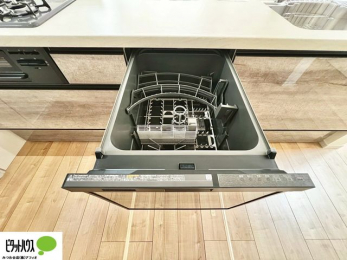 �L�b�`���@�{�H��ʐ^�@�V�z�Ȃ�ł͂̃s�J�s�J�̃L�b�`���͖����̂��������y�������Ă���܂��ˁB